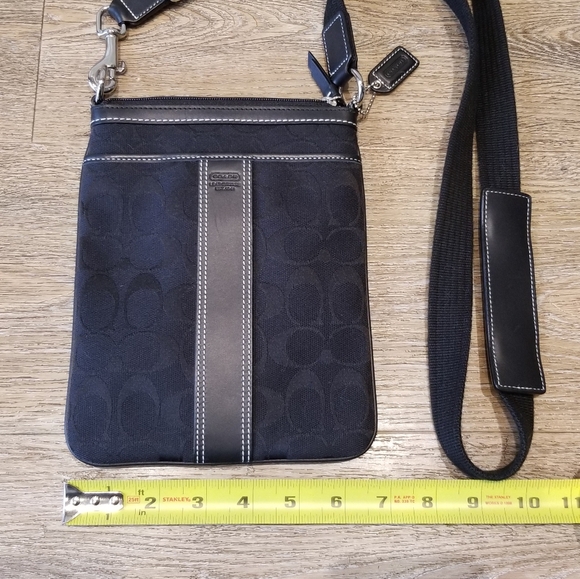 Coach cross bag, excellent condition - Picture 5 of 11
